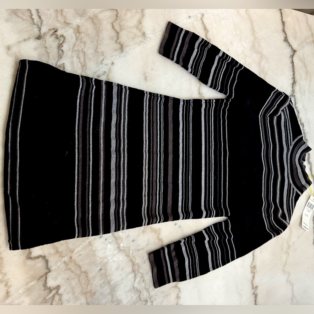 🖤NWT BCBG Generation stripped LBD with mock neck and back key-hole opening - Picture 6 of 6